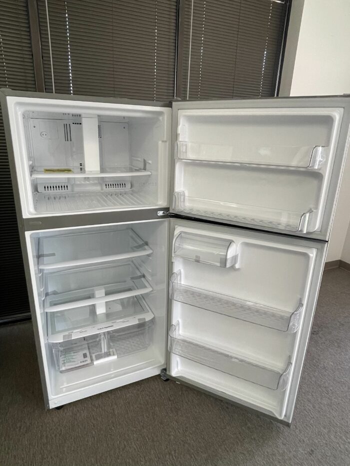 20 cu. ft. Top Freezer Refrigerator - Image 3
