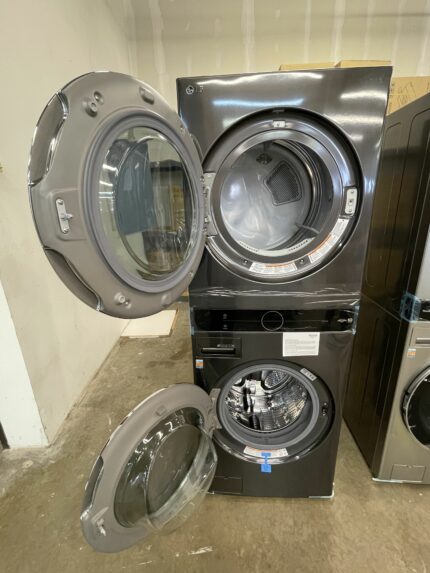 Single Unit Front Load LG WashTower with Center Control 4.5 cu. ft. Washer and 7.4 cu. ft. Electric Dryer