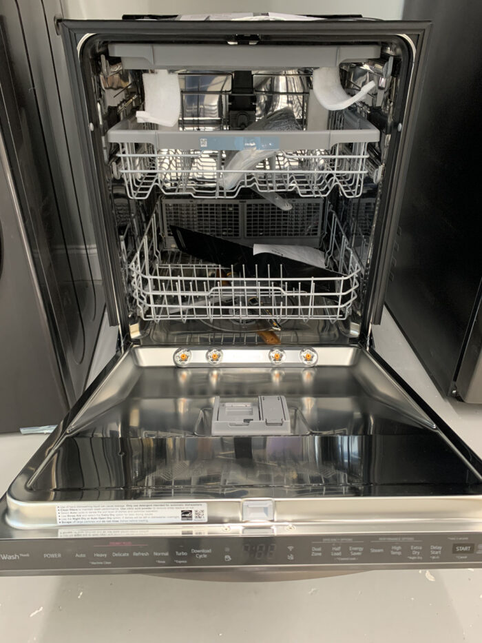 Top Control Smart Dishwasher with QuadWash™