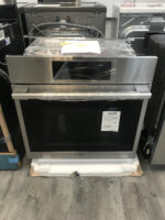 LG STUDIO 4.7 cu. ft. Smart InstaView Electric Single Built-In Wall Oven with Air Fry & Steam Sous Vide - Image 2
